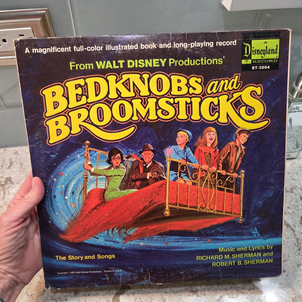 Vintage 1971 Disney Bedknobs and Broomsticks Vinyl Record Story Book ST-3804